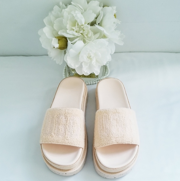 NWT UGG Laton Slides in Peach Fuzz Terry - Picture 3 of 14